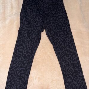 Lululemon Athletica Black Patterned Cropped Pants